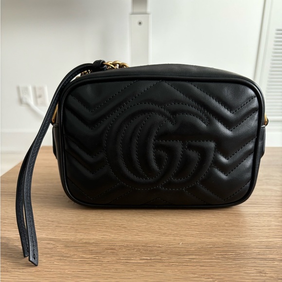 Gucci Marmont Mini crossbody shoulder bag Like-New - Picture 2 of 10